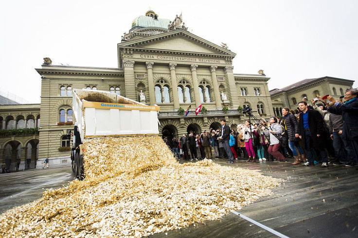 1200px-Basic_Income_Performance_in_Bern,_Oct_2013