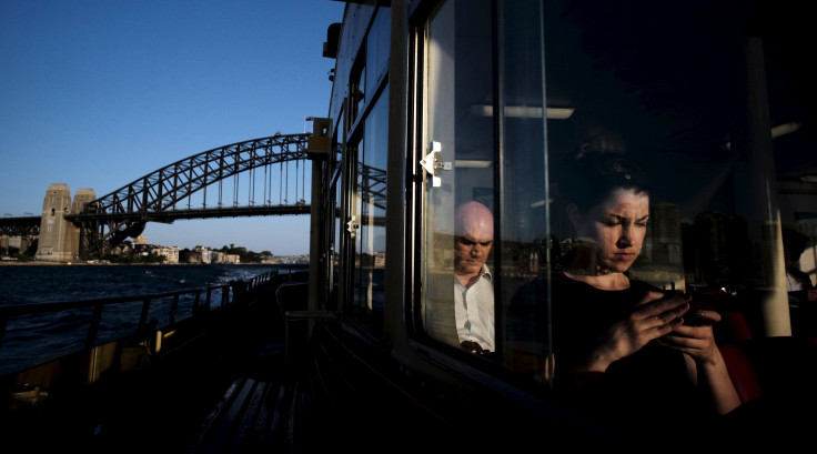 Sydney harbour bridge smartphone