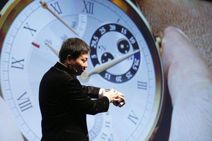 Huawei Chief Executive Richard Yu presents the Huawei Watch during a news conference in Barcelona March 1, 2015. 