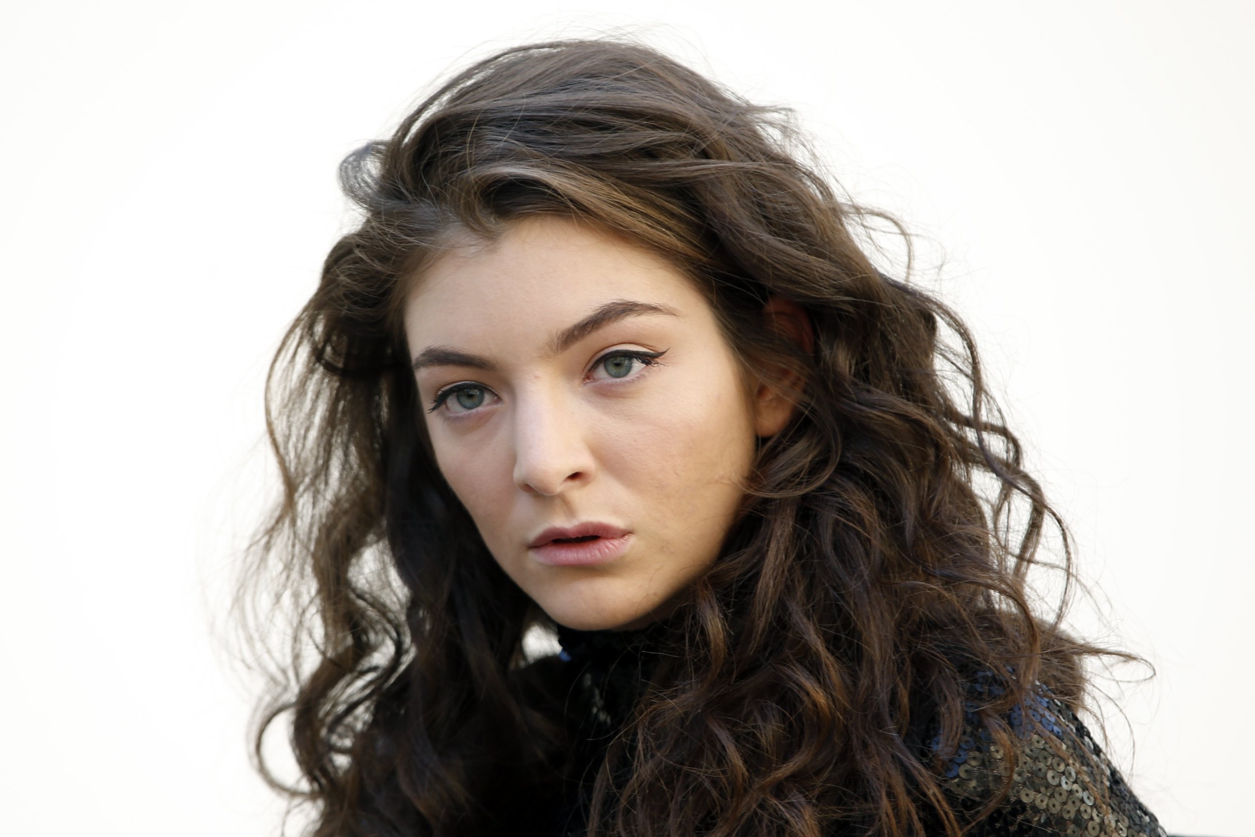 Lorde announces second album with a cheeky reply to a fan