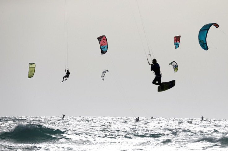 Kitesurfing