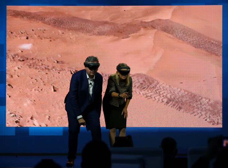 Microsoft Hololens demo