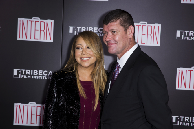 Singer Mariah Carey arrives with billionaire James Packer for the premiere of "The Intern" in New York September 21, 2015. 