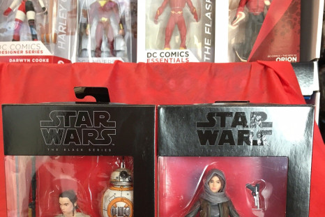 Jyn Erso and Rey action figure