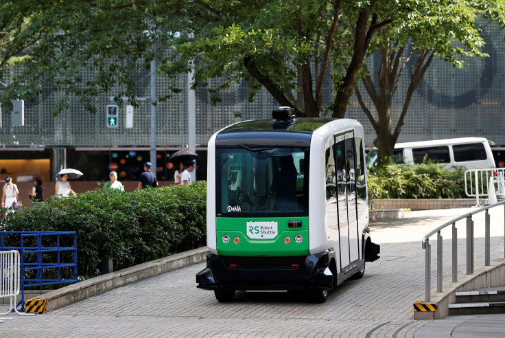 Driverless bus