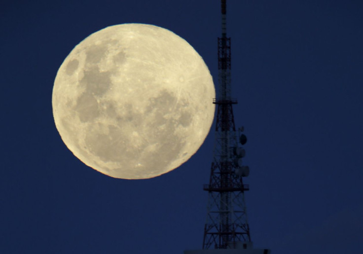 full moon in April 2016