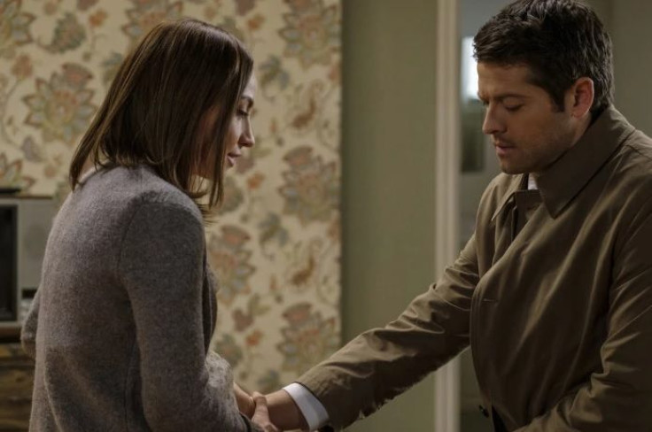 Courtney Ford (Kelly Kline) and Misha Collins (Castiel) in "Supernatural" 12x19 episode "The Future"