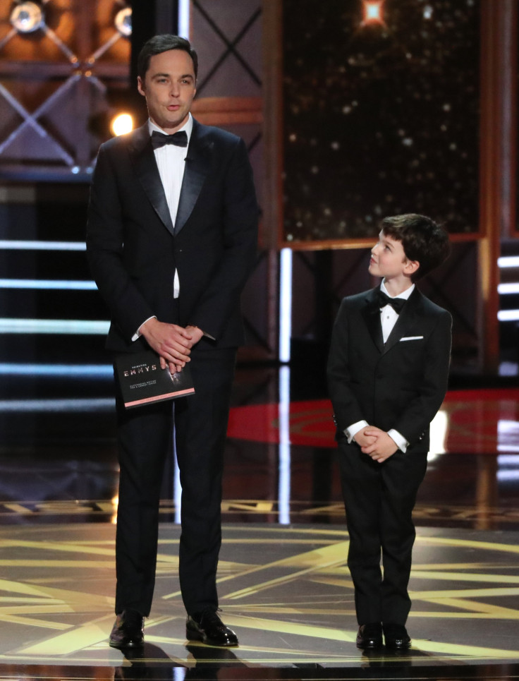 Young Sheldon star Iain Armitage  with TBBT star Jim Parsons RTX3GPYU