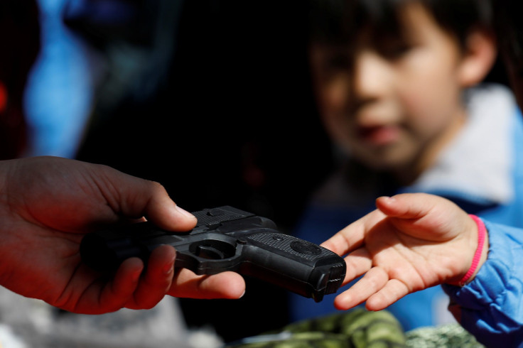 toy gun