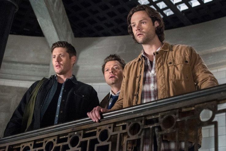 Jensen Ackles as Dean Winchester, Misha Collins as Castiel, and Jared Padalecki as Sam Winchester in "Supernatural" 13x23 "Let the Good Times Roll"