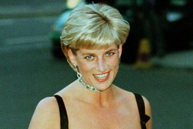 Diana Princess of Wales arrives at the Tate Gallery in London for a gala evening sponsored by Chanel, July 1.