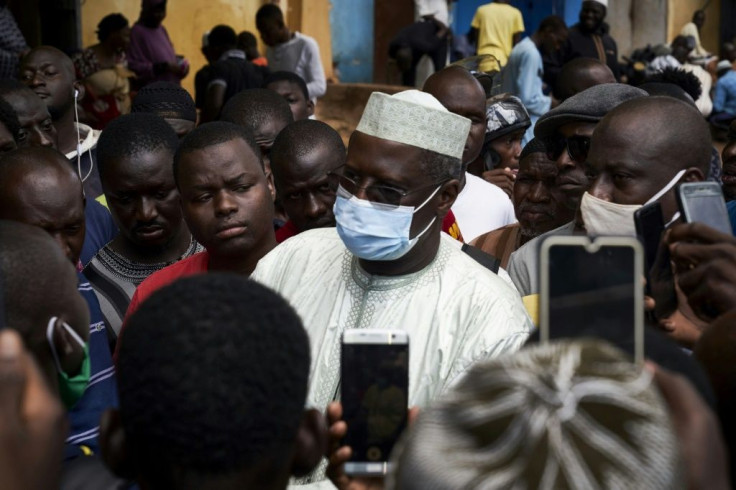 Opposition leader Mountaga Tall addressed supporters after having been released by the security forces