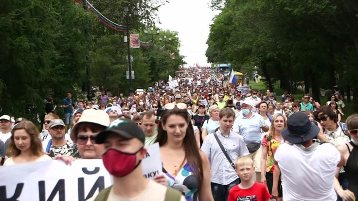 Thousands rally for arrested Khabarovsk governor Sergei Furgal on July 25.