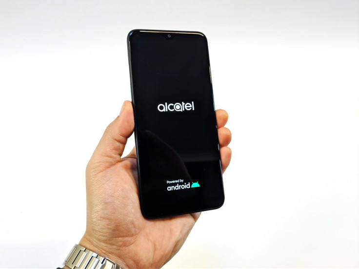 Alcatel 3L is a phone that I'm happy to carry without a case