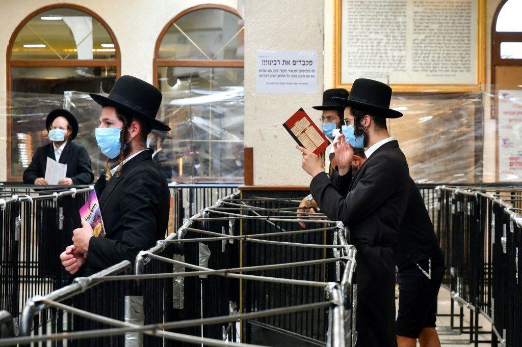 Hundreds Of Hasidic Jews Blocked At Ukraine Border Plead For Help