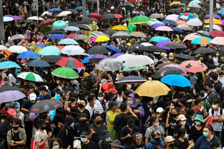 Pro-democracy protesters in Bangkok have defied a ban on gatherings for three days running