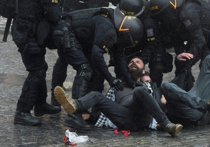 Riot police move in against the protesters