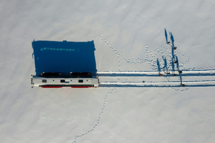 Because of its size, the bus can traverse crevasses three metres wide