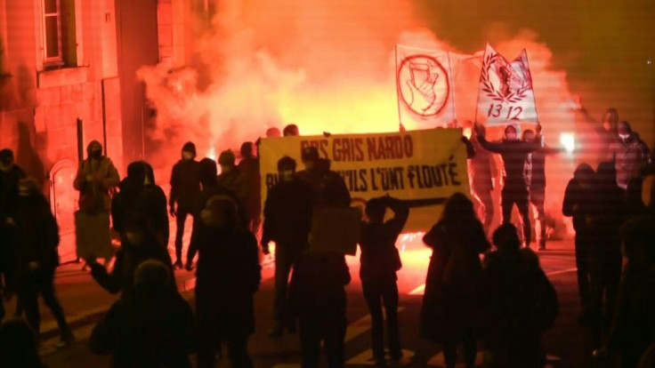 Thousands demonstrate in Nantes against the controversial proposal