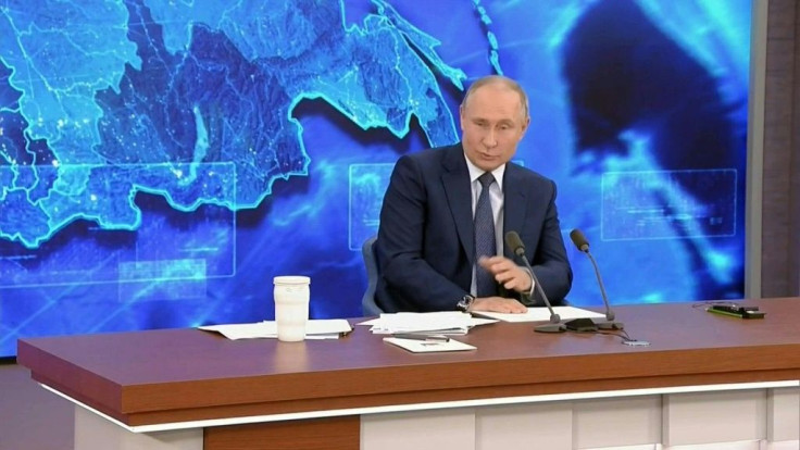 Russian President Vladimir Putin refutes reports that Russia's security services were behind the poisoning of opposition figure Alexei Navalny, saying that if they had been, the opposition leader would not be alive.