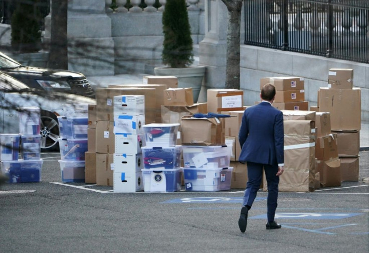 The movers are busy at the White House