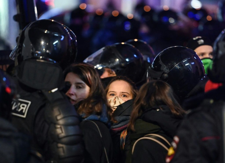 Police detain people during a protest in February 2020 in Moscow against a court decision that ordered Russian opposition leader Alexei Navalny jailed for nearly three years