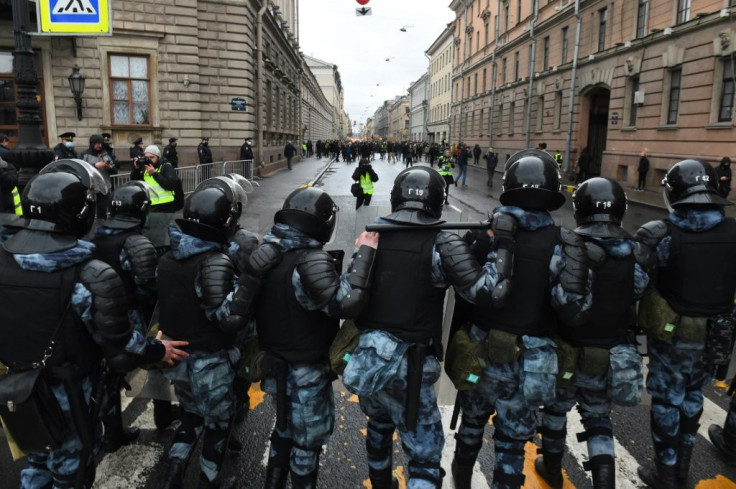 Thousands gathered in second city St Petersburg whre Russian riot police blocked off a street