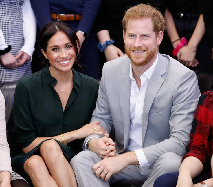 PEACEHAVEN, UNITED KINGDOM - OCTOBER 03: (EDITORS NOTE: Retransmission with alternate crop.) Meghan, Duchess of Sussex and Prince Harry, Duke of Sussex make an official visit to the Joff Youth Centre in Peacehaven, Sussex on October 3, 2018 in Peacehaven,