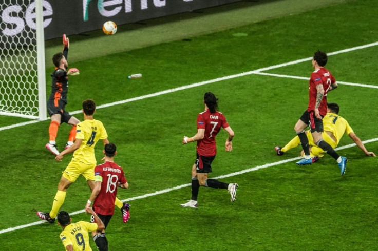 Gerard Moreno (R) gives Villarreal the lead against Manchester United in the Europa League final