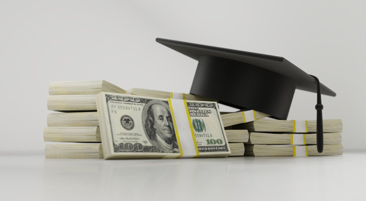 Americans have nearly $2 trillion in student loans