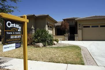 U.S. mortgage applications declined 2.7 percent in the week ending March 23.