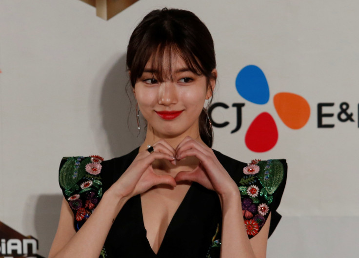 South Korean singer Suzy Bae from music group Miss A poses on the red carpet during Mnet Asian Music Awards (MAMA) in Hong Kong, Dec.2, 2016.
