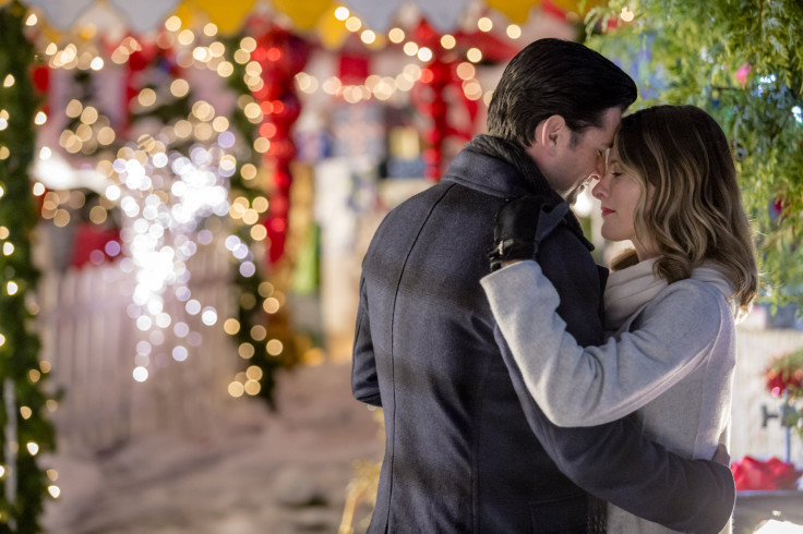 Wes Brown and Jill Wagner star in "Christmas Cookies."