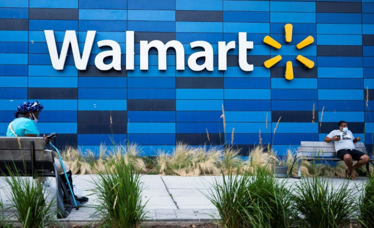US retail giant Walmart's new shipping service is the latest move in its competiton with Amazon