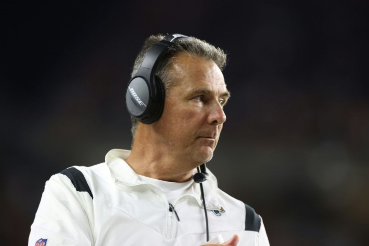 Jacksonville Jaguars head coach Urban Meyer has apologised over a social media video showed him partying with women in a bar last week