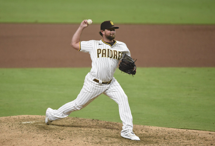 Kirby Yates #39 of the San Diego Padres pitches during a baseball game against the Arizona Diamondbacks at Petco Park