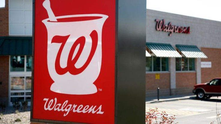 Following CVS Caremark's announcement that it will go smoke-free, health-conscious consumers want Walgreens Co. to follow.