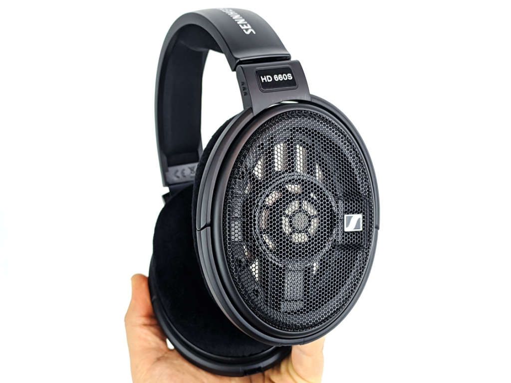 Sennheiser Hd 660s Headphone Hands On Review Top Class Sound With A Catch 3435