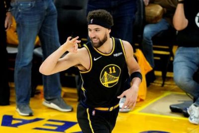Golden State guard Klay Thompson celebrates a 3-pointer in Thursday's 120-110 victory over Dallas that advanced the Warriors into the NBA Finals