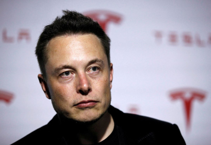 Tesla Motors Inc CEO Elon Musk talks about Tesla's new battery swapping program in Hawthorne, California June 20, 2013.