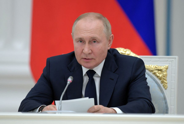 Russian President Vladimir Putin attends a meeting with parliamentary leaders in Moscow, Russia July 7, 2022. Sputnik/Aleksey Nikolskyi/Kremlin via REUTERS