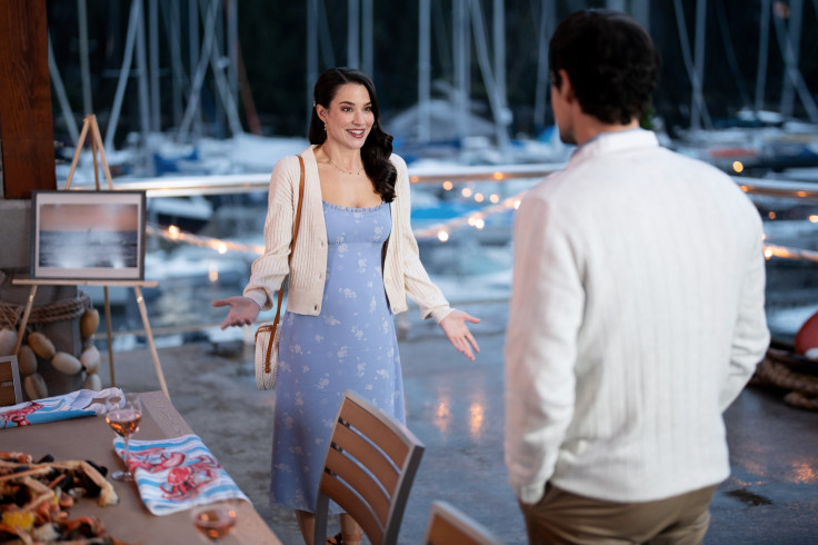 Rhiannon Fish and Benjamin Hollingsworth star in "A Splash of Love."