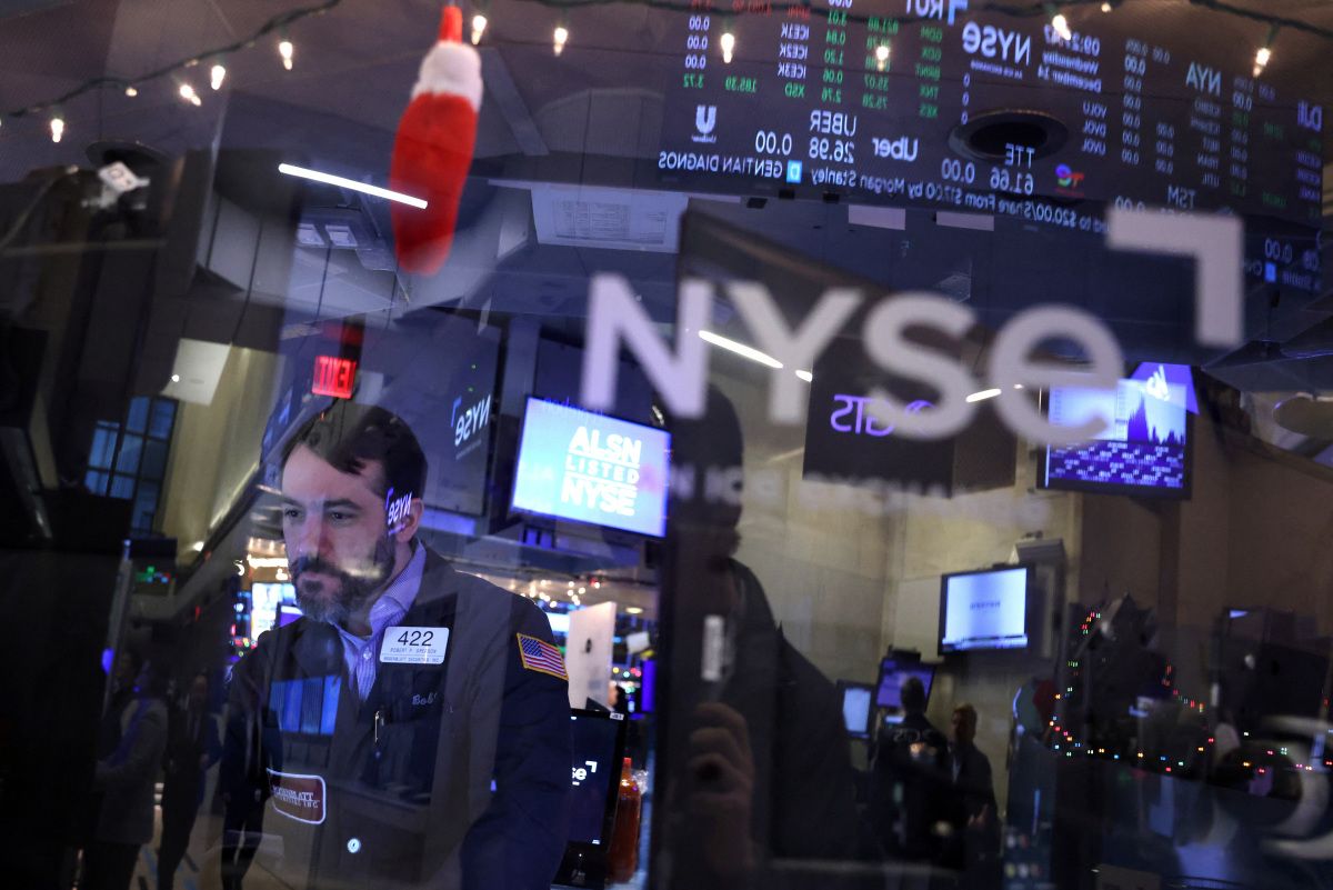 Stock Market Today: Tech-Heavy Nasdaq Declines, Underscoring Worst Year ...