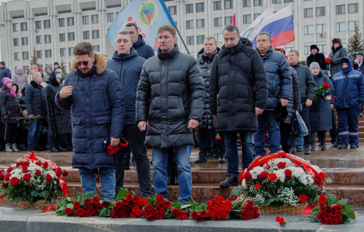 People take part in a ceremony in memory of Russian soldiers killed in the course of Russia-Ukraine conflict, in Samara