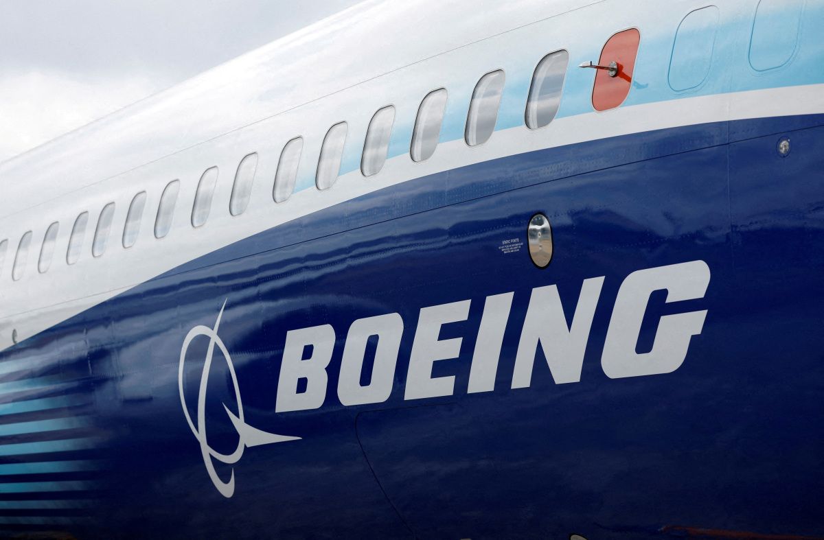 Boeing Stock Climbs 2.2% as Backlog Grows and Quantum Satellite Program Advances
