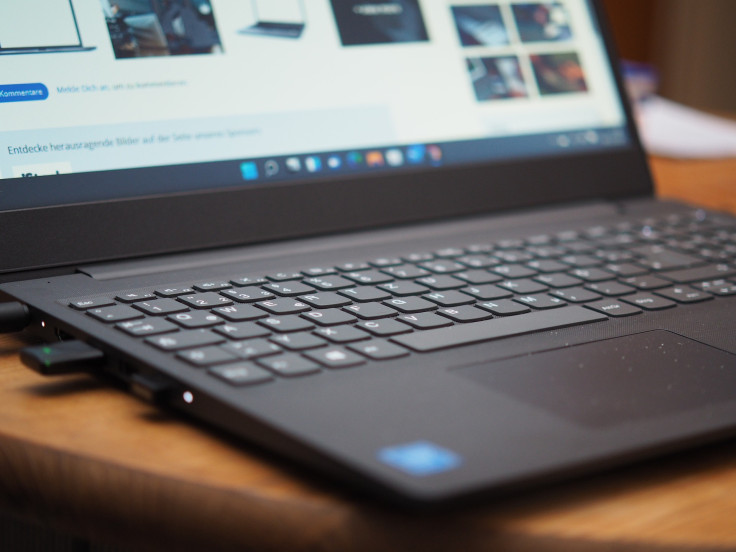 Windows 11 taskbar