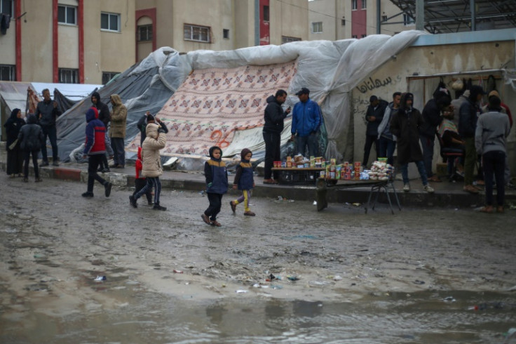 Most who have fled to Rafah are living in "makeshift structures, tents or out in the open", according to a UN spokesman
