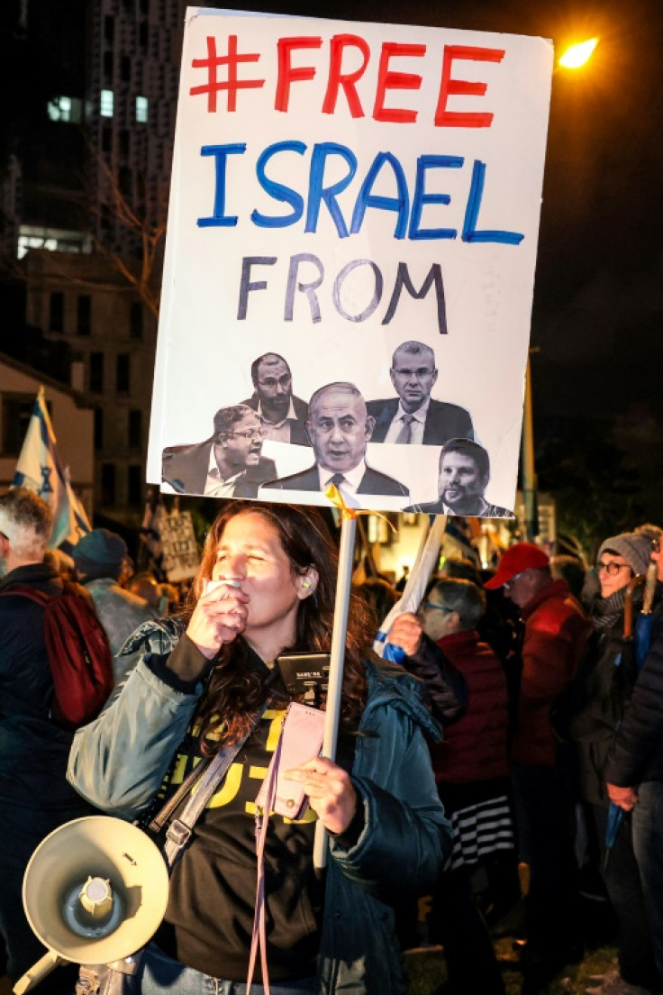 Israelis protest over the Netanyahu government's handling of the war