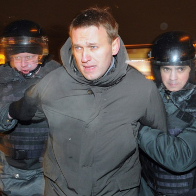 Russian police detain opposition leader Alexei Navalny at Moscow's Pushkinskaya Square in 2012