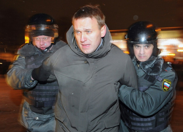 Russian police detain opposition leader Alexei Navalny at Moscow's Pushkinskaya Square in 2012